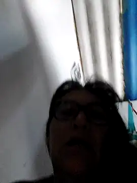 clarita_01 Adlı Modelin Canlı XXX Sohbeti
