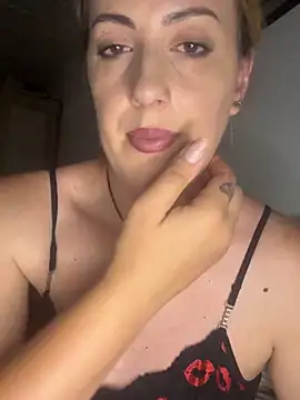 Chatroom XXX en direct de DollieRosse