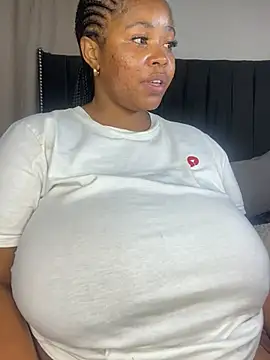 LunaCovenn's Live XXX Chat