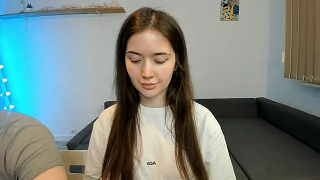 Chatroom XXX en direct de PollyFlame