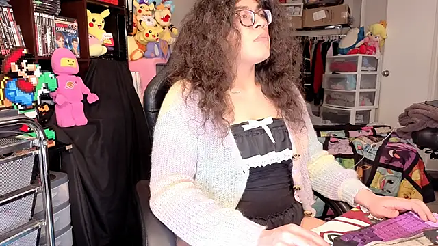ShinyCherub Chat XXX in diretta