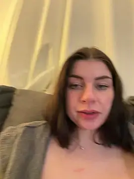 EllyNora Chat XXX live