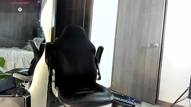 Dimitri_Bassn Live XXX chat