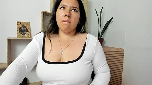 XXX chat uživo modela LinaBrowm