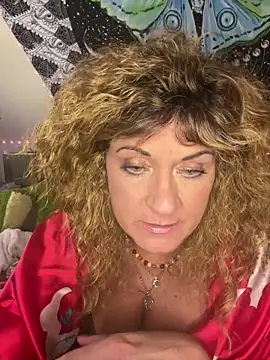 دردشة SuzyCatzz الجنسية المباشرة