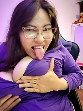 esmeralda_milf's Live XXX Chat