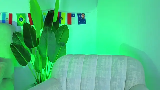 LinnaGardeniaのライブXXXチャット