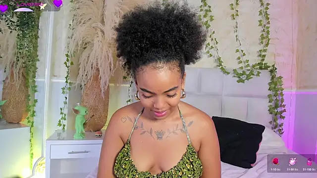 SarahLynn7 live XXX chat