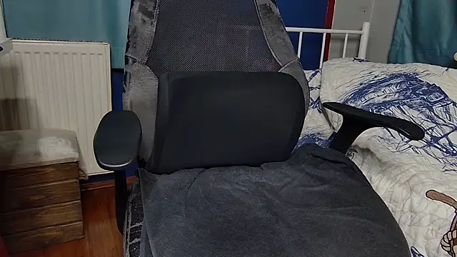 XXX chat uživo modela hairybearcb