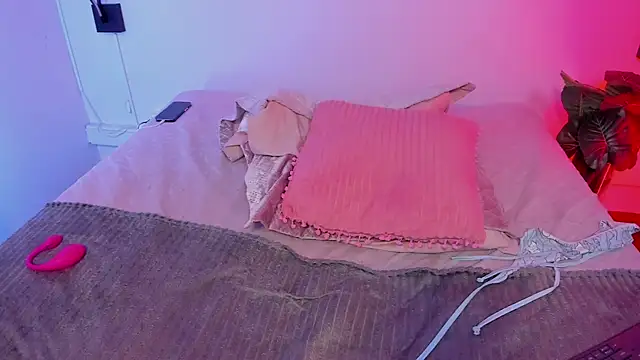 دردشة HollyPeach الجنسية المباشرة