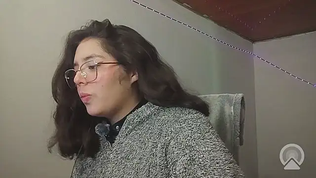 Chat +18 de Pao_Ly ao vivo