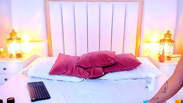 LaylaaDoll Chat XXX in diretta