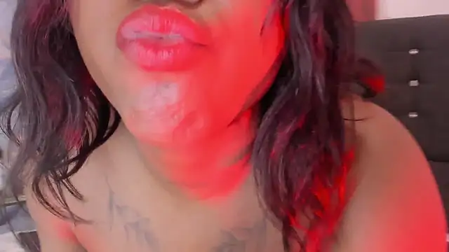 AngelThroatt Live XXX Chat