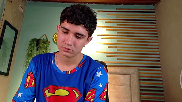 Chat +18 de aalejo_gray ao vivo