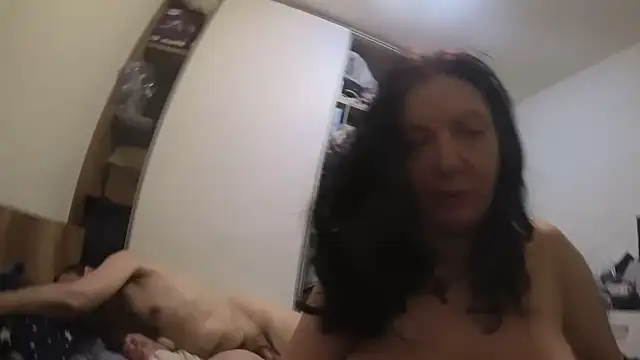 XXX chat uživo modela kotkite