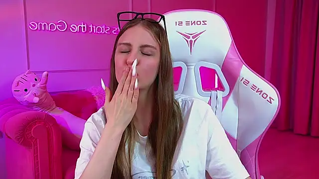 SofiaSarvains Adlı Modelin Canlı XXX Sohbeti