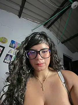 Simone_Miller Adlı Modelin Canlı XXX Sohbeti