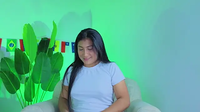 LinnaGardenia Chat XXX live