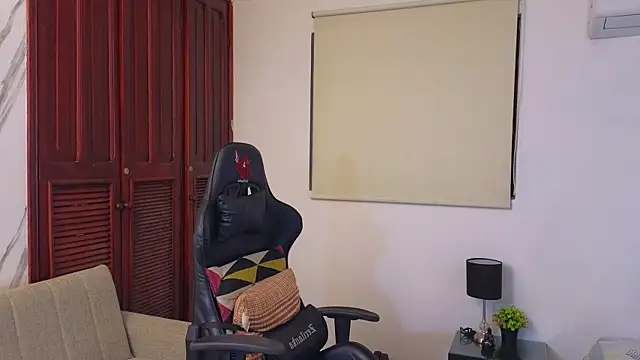 carl_dixon Adlı Modelin Canlı XXX Sohbeti