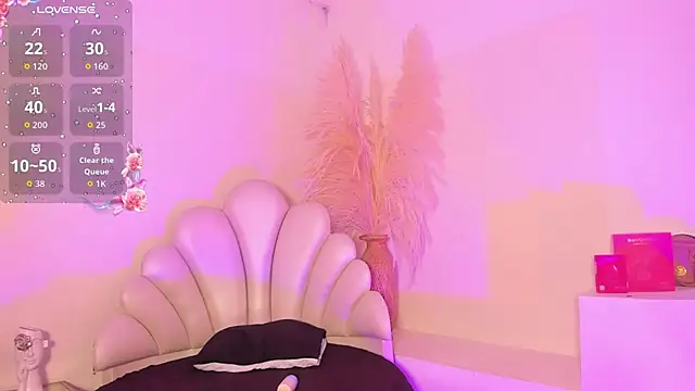 Онлайн чат XXX SelenaRogers