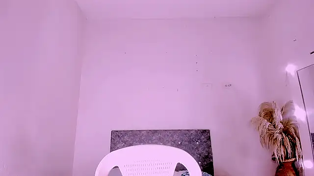 carolinemiller7's Live XXX Chat