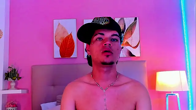 XXX chat uživo modela Briian__