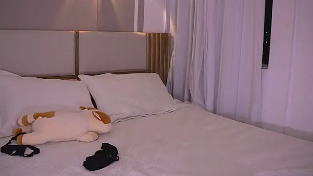AnnyHizzle's Live XXX Chat