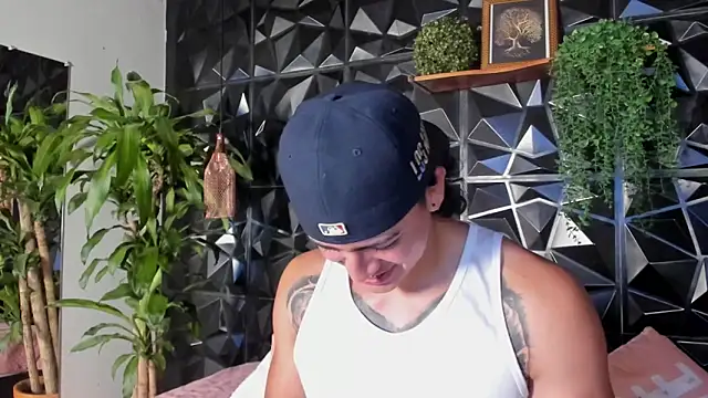Chat +18 de elliot_colton ao vivo