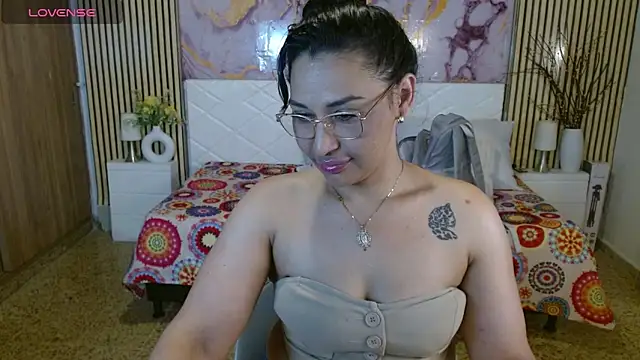 Chat XXX en directo de IvyShine7