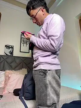 XXX chat uživo modela Dereck_Klain