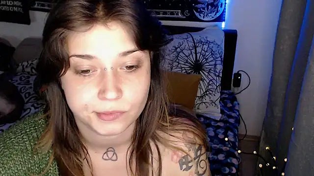 AlienforTwentyn Live XXX chat