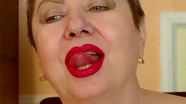 LadyPosh live XXX chat