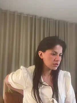 צ'אט XXX בשידור חי של Zandrina