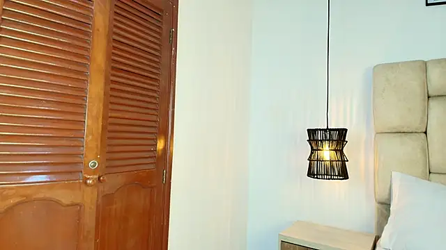 AdharaSmithh Adlı Modelin Canlı XXX Sohbeti