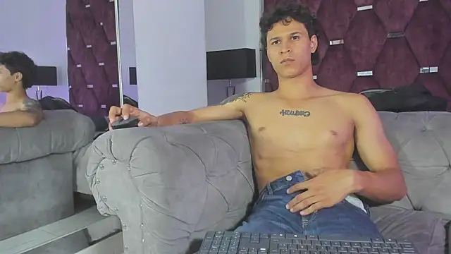 Chatroom XXX en direct de TonyBenedetti