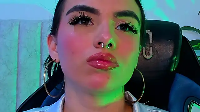 isabella_hv's Live XXX Chat