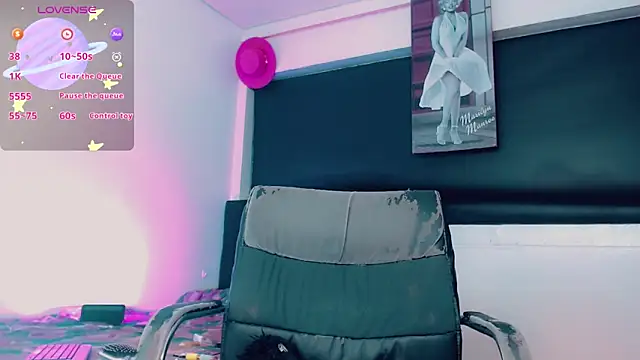 Czat XXX na żywo – Kendall_hornyy