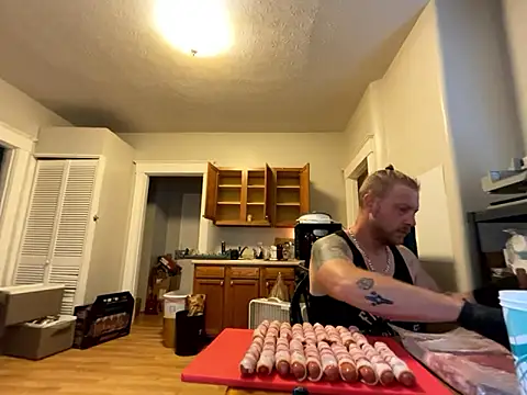 Mcpussypounder211 Show in webcam