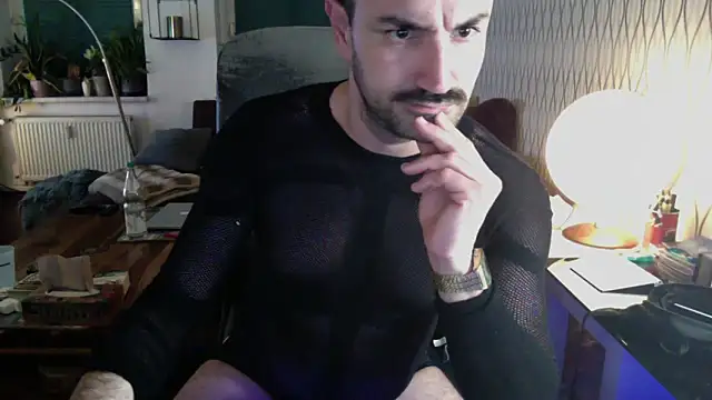 tomz0819 라이브 XXX 채팅