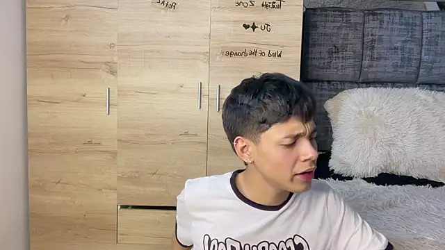 Andy_Belier23's Live XXX Chat
