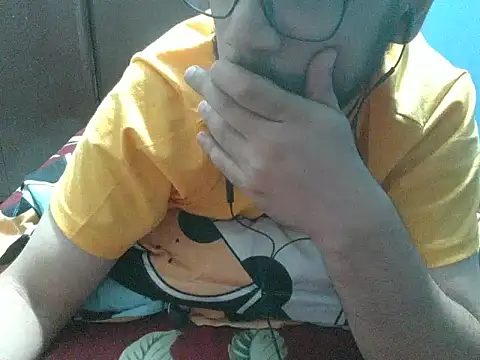 Precumboner élő XXX-chatje