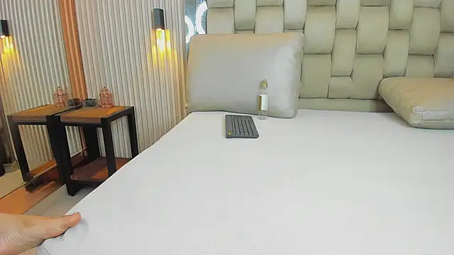 madelein_fosterr's Live XXX Chat