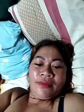 SweetChubbyMommy_02's Live XXX Chat