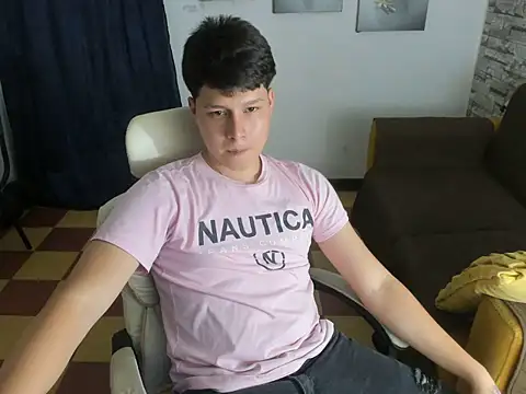 daniel_leon Adlı Modelin Canlı XXX Sohbeti