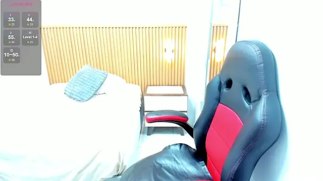 KORINASANTOSn Live XXX chat