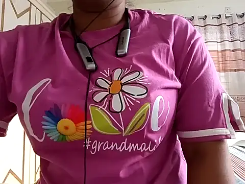 Neha-71's Live XXX Chat