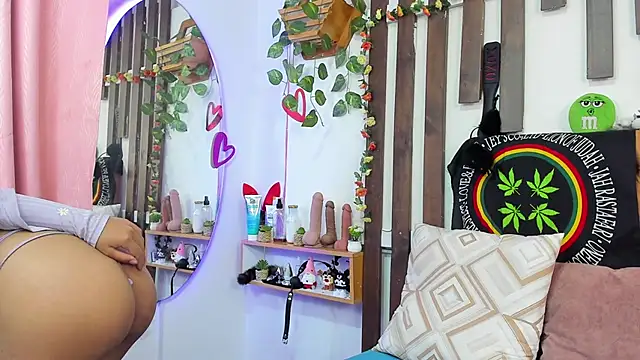 Chat +18 de MeowMota_ ao vivo