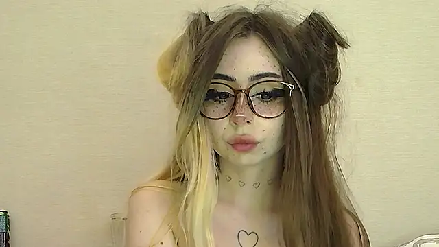 suemeow Adlı Modelin Canlı XXX Sohbeti