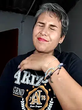 Chat +18 de Yessi_rousse ao vivo