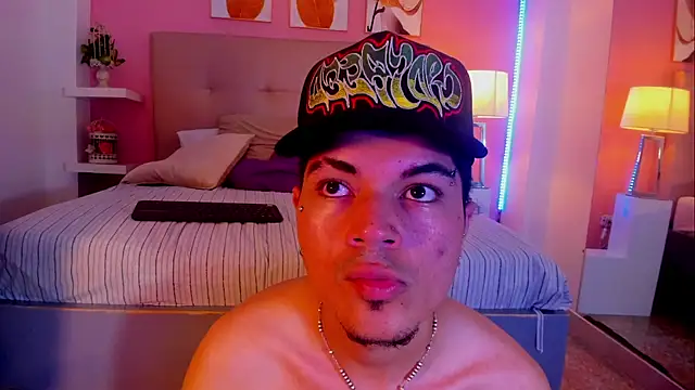 XXX chat uživo modela Briian__